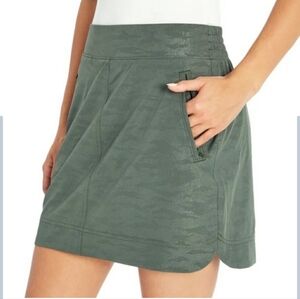 Orvis Mossy Green Camo Embossed Pull On Skort SKIRT Pockets Lined Size XL